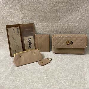 Vtg Bonjour Beige Quilted Wallet Set